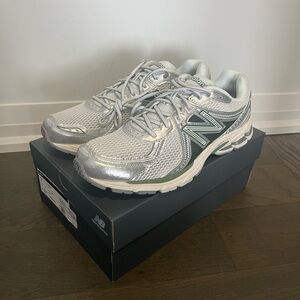 New Balance 860v2 size 12